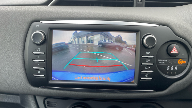 Toyota Yaris 1.5 VVT-i Icon 5dr CVT Petrol Hatchback